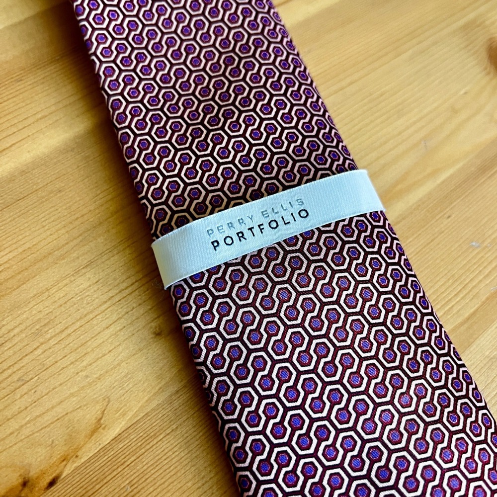 Perry Ellis Portfolio Necktie Geometric Purple Red Pattern 0022‎ MSRP $55.00
